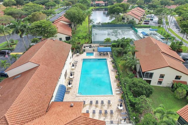 10615 Ocean Palm Way 102, Boynton Beach, FL 33437