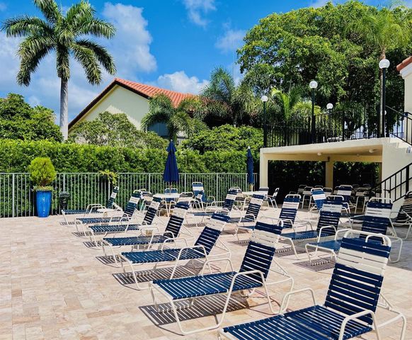 10615 Ocean Palm Way 102, Boynton Beach, FL 33437