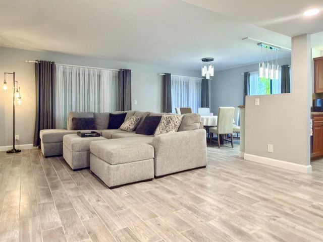 10615 Ocean Palm Way 102, Boynton Beach, FL 33437
