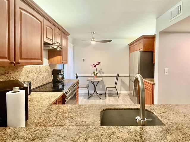 10615 Ocean Palm Way 102, Boynton Beach, FL 33437