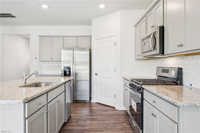 1017 Eastport PL, Suffolk, VA 23435