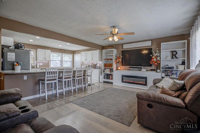 204 E Roger Drive, Trenton, OH 45067