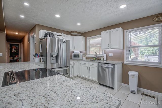 204 E Roger Drive, Trenton, OH 45067