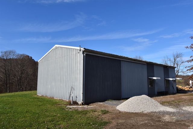 7548 S State Rd 145 Road, Birdseye, IN 47513