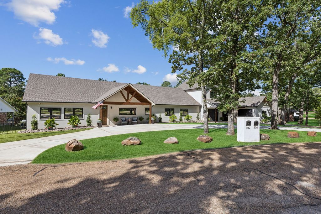 102 Shadywood Place, Enchanted Oaks, TX 75156