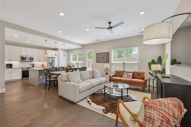 274 Estates Circle, College Station, TX 77840