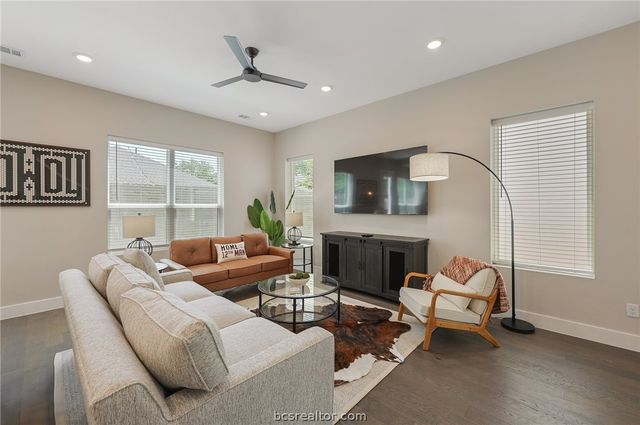 274 Estates Circle, College Station, TX 77840