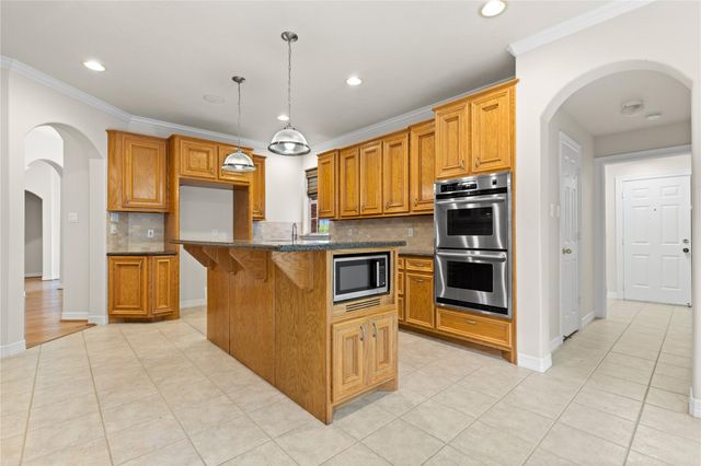 106 Lazy Springs Drive, Conroe, TX 77356