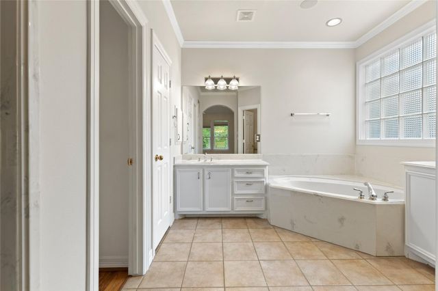 106 Lazy Springs Drive, Conroe, TX 77356