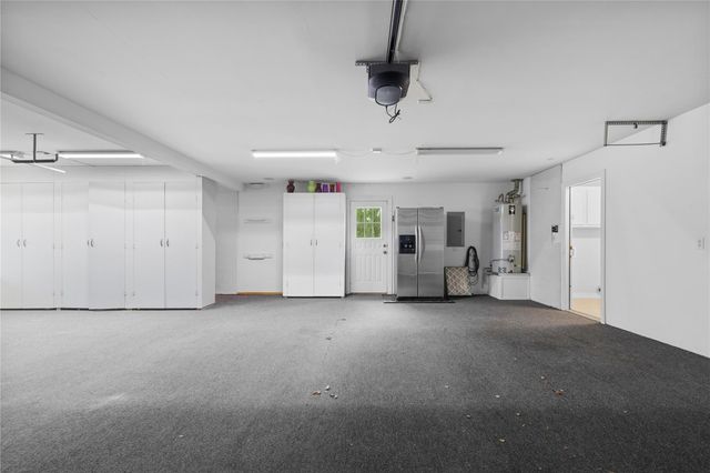 106 Lazy Springs Drive, Conroe, TX 77356