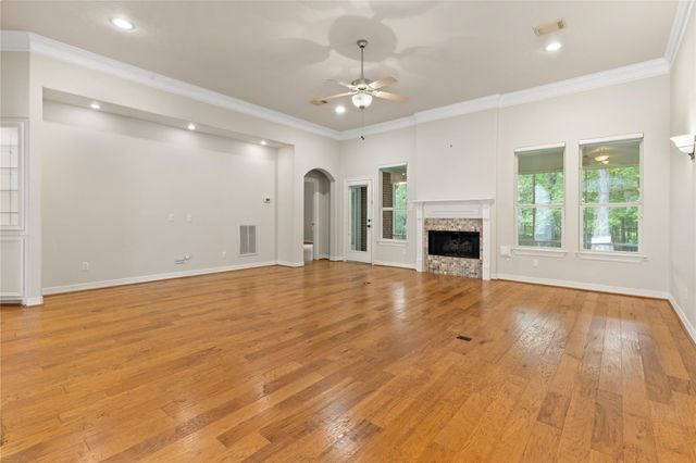 106 Lazy Springs Drive, Conroe, TX 77356