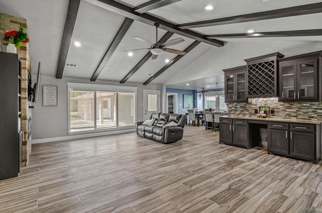 5707 Landmor Dr, Greenwell Springs, LA 70739