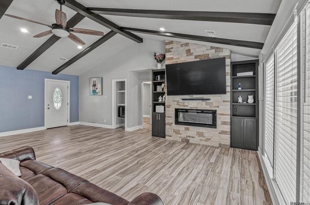 5707 Landmor Dr, Greenwell Springs, LA 70739