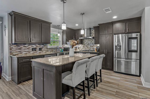 5707 Landmor Dr, Greenwell Springs, LA 70739