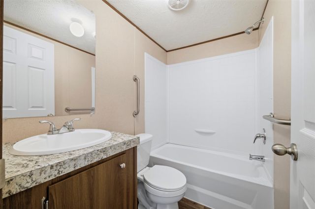 205 E Park Street, Frost, TX 76641