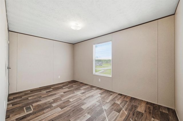 205 E Park Street, Frost, TX 76641