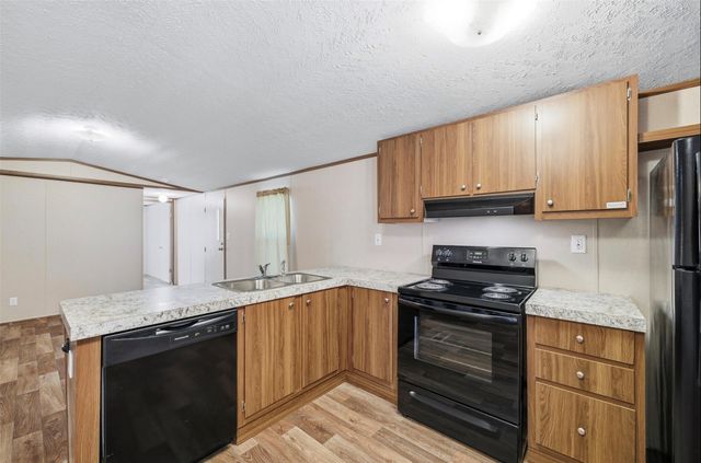 205 E Park Street, Frost, TX 76641