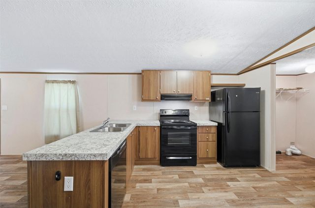 205 E Park Street, Frost, TX 76641
