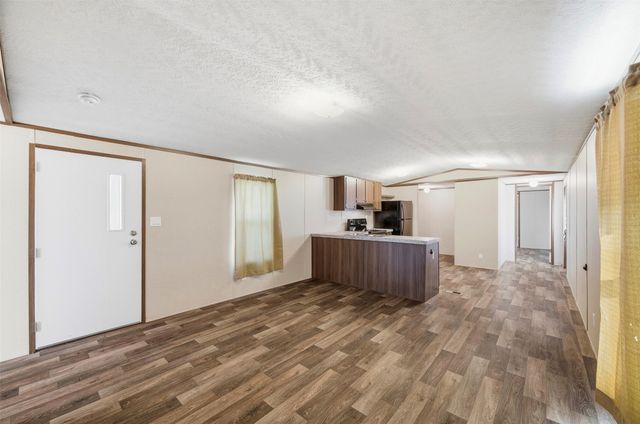 205 E Park Street, Frost, TX 76641