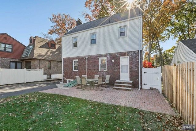 7 Oak Street, Teaneck, NJ 07666
