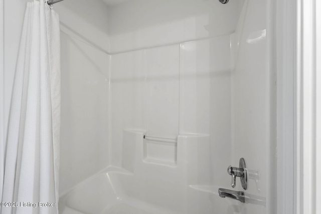 142 Meadow Lake Dr, Taylorsville, KY 40071