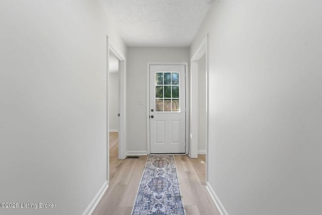 142 Meadow Lake Dr, Taylorsville, KY 40071
