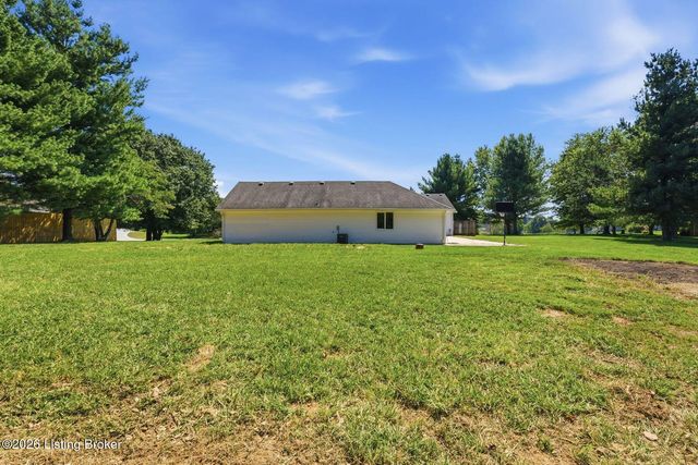 142 Meadow Lake Dr, Taylorsville, KY 40071