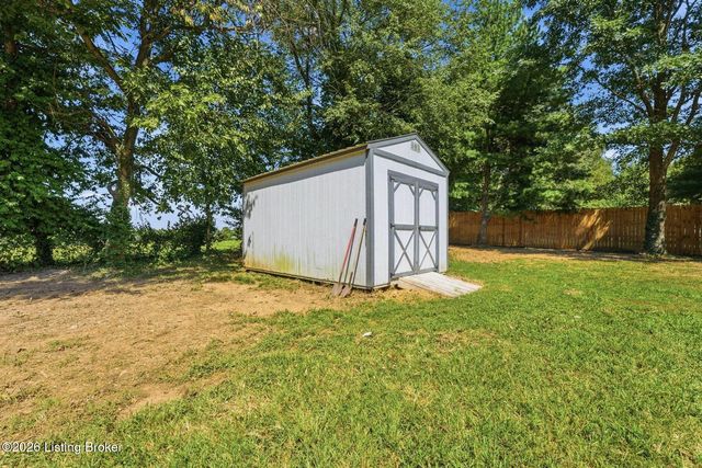 142 Meadow Lake Dr, Taylorsville, KY 40071