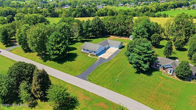 142 Meadow Lake Dr, Taylorsville, KY 40071