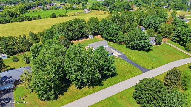142 Meadow Lake Dr, Taylorsville, KY 40071