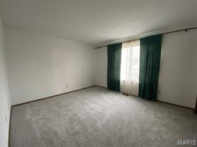 10500 Silkwood Court, St Ann, MO 63114