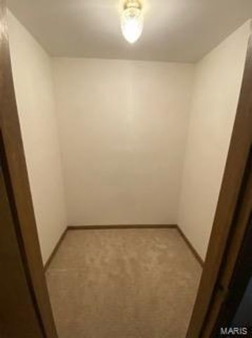 10500 Silkwood Court, St Ann, MO 63114