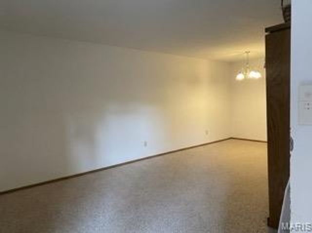 10500 Silkwood Court, St Ann, MO 63114