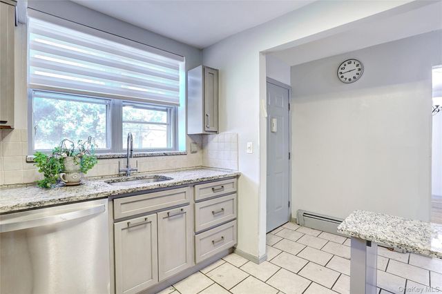 202 Kearsing Parkway, Monsey, NY 10952