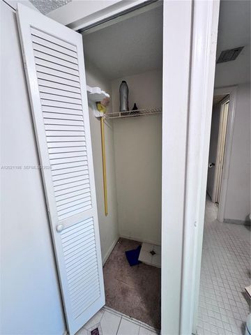 1800 N Andrews Ave 2E, Fort Lauderdale, FL 33311