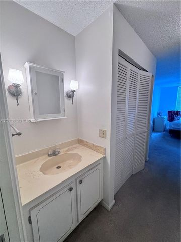 1800 N Andrews Ave 2E, Fort Lauderdale, FL 33311
