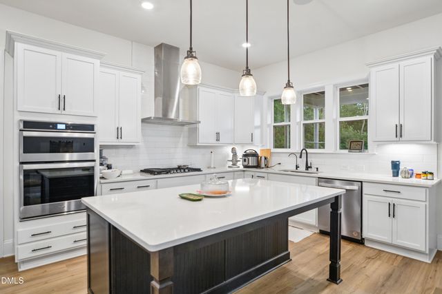 1529 Meadows Bank Way, Raleigh, NC 27603