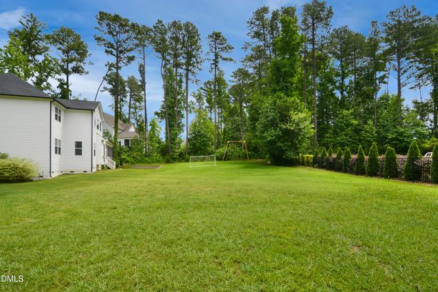 1529 Meadows Bank Way, Raleigh, NC 27603