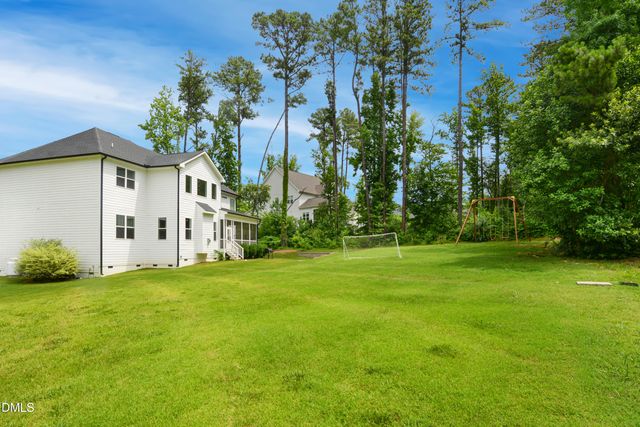1529 Meadows Bank Way, Raleigh, NC 27603