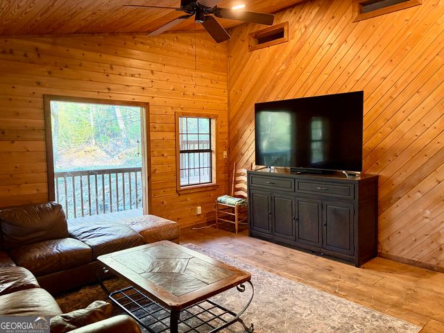 881 Mule Branch Road, Helen, GA 30545