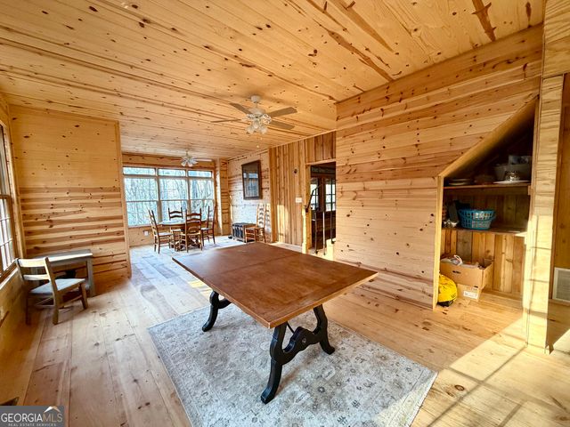 881 Mule Branch Road, Helen, GA 30545