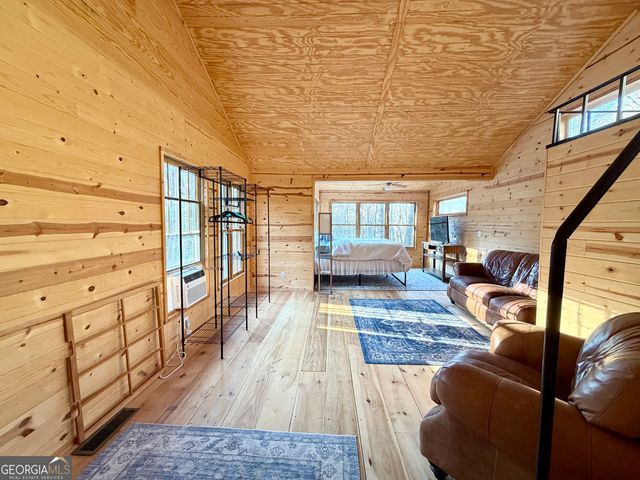 881 Mule Branch Road, Helen, GA 30545