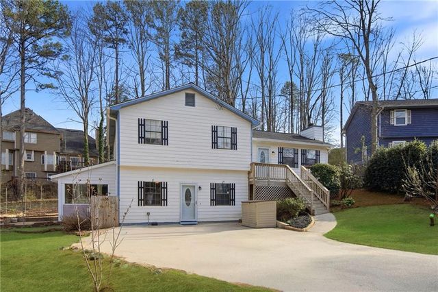 2404 Rhine Court, Lawrenceville, GA 30043