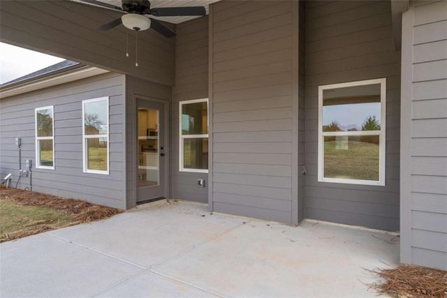 205 Squirrel Run, Good Hope, GA 30641