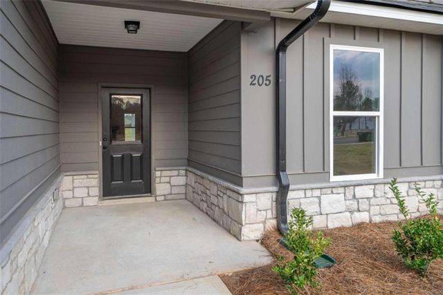 205 Squirrel Run, Good Hope, GA 30641