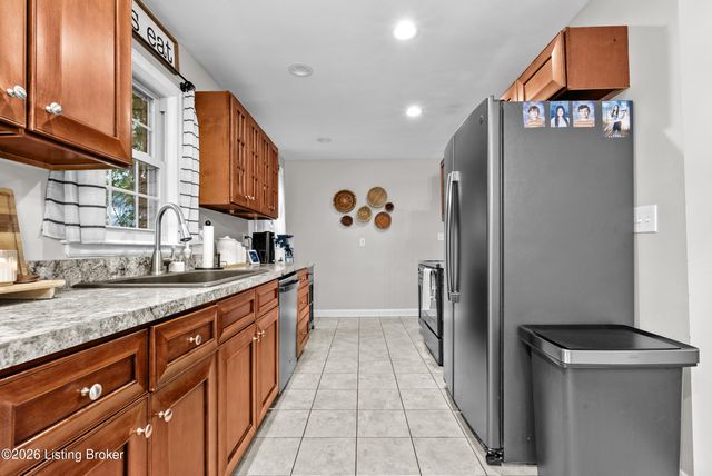 9901 Nanka Rd, Louisville, KY 40272