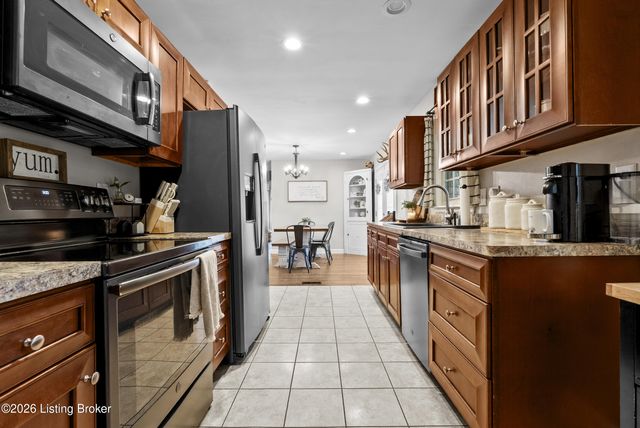 9901 Nanka Rd, Louisville, KY 40272