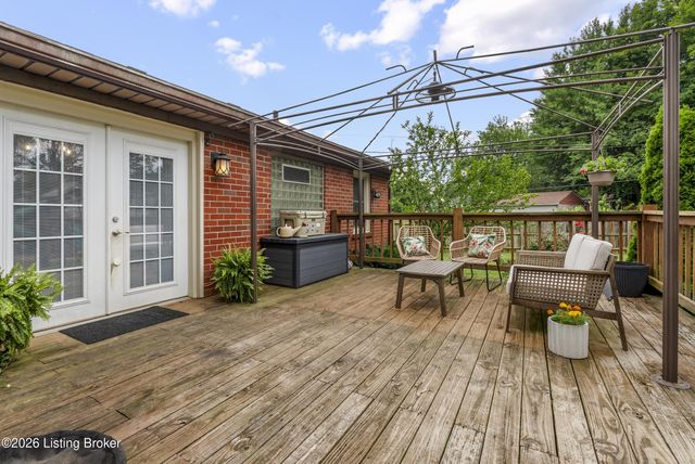 9901 Nanka Rd, Louisville, KY 40272