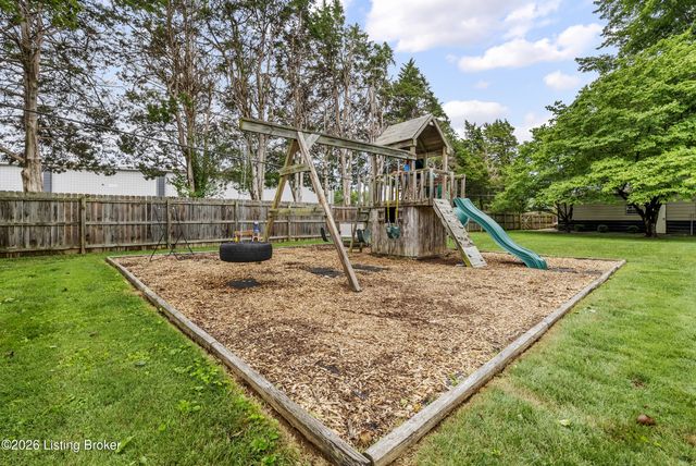 9901 Nanka Rd, Louisville, KY 40272
