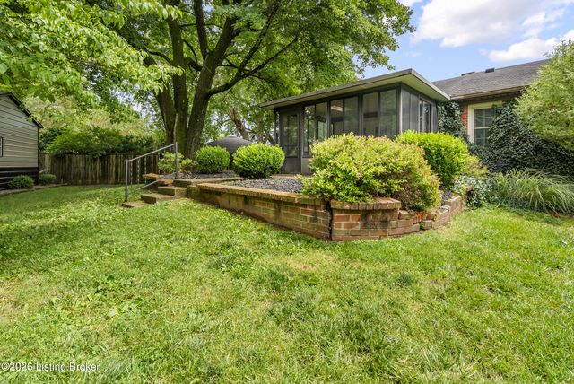 9901 Nanka Rd, Louisville, KY 40272